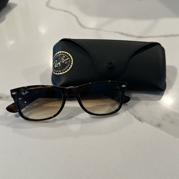 Women’s Ray Ban - Picture 1 of 5
